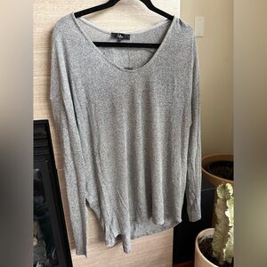 Bundle of Two Tops, Size Large